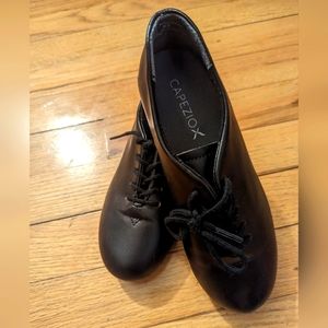 Carpezio tap shoes size 2